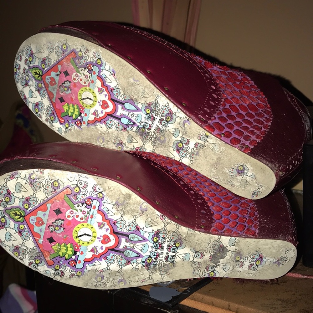 Shoes - Picture 4 of 5